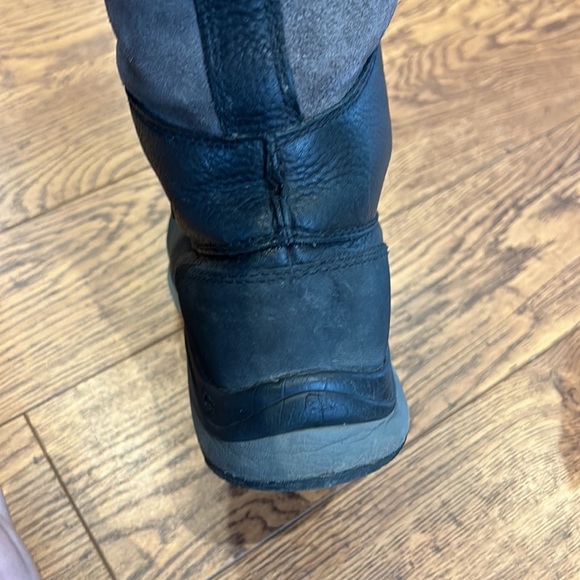 Ugg Adirondack boots - size 8.5 - Picture 14 of 16